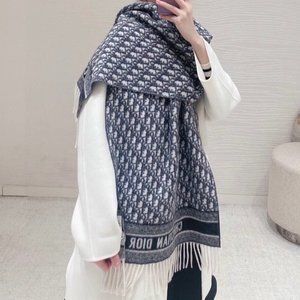 Dior Shawls: The Perfect Accessory for Every Outfit